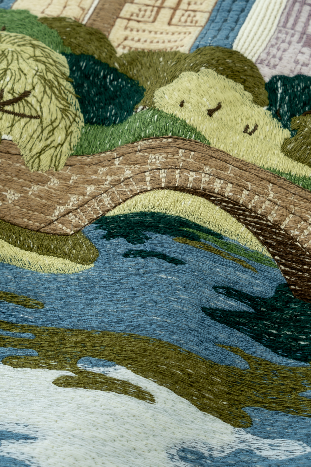 Central Park Embroidery Sweater