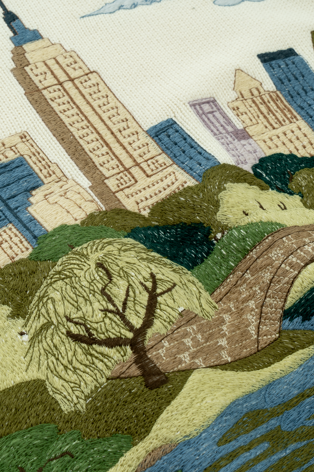 Central Park Embroidery Sweater