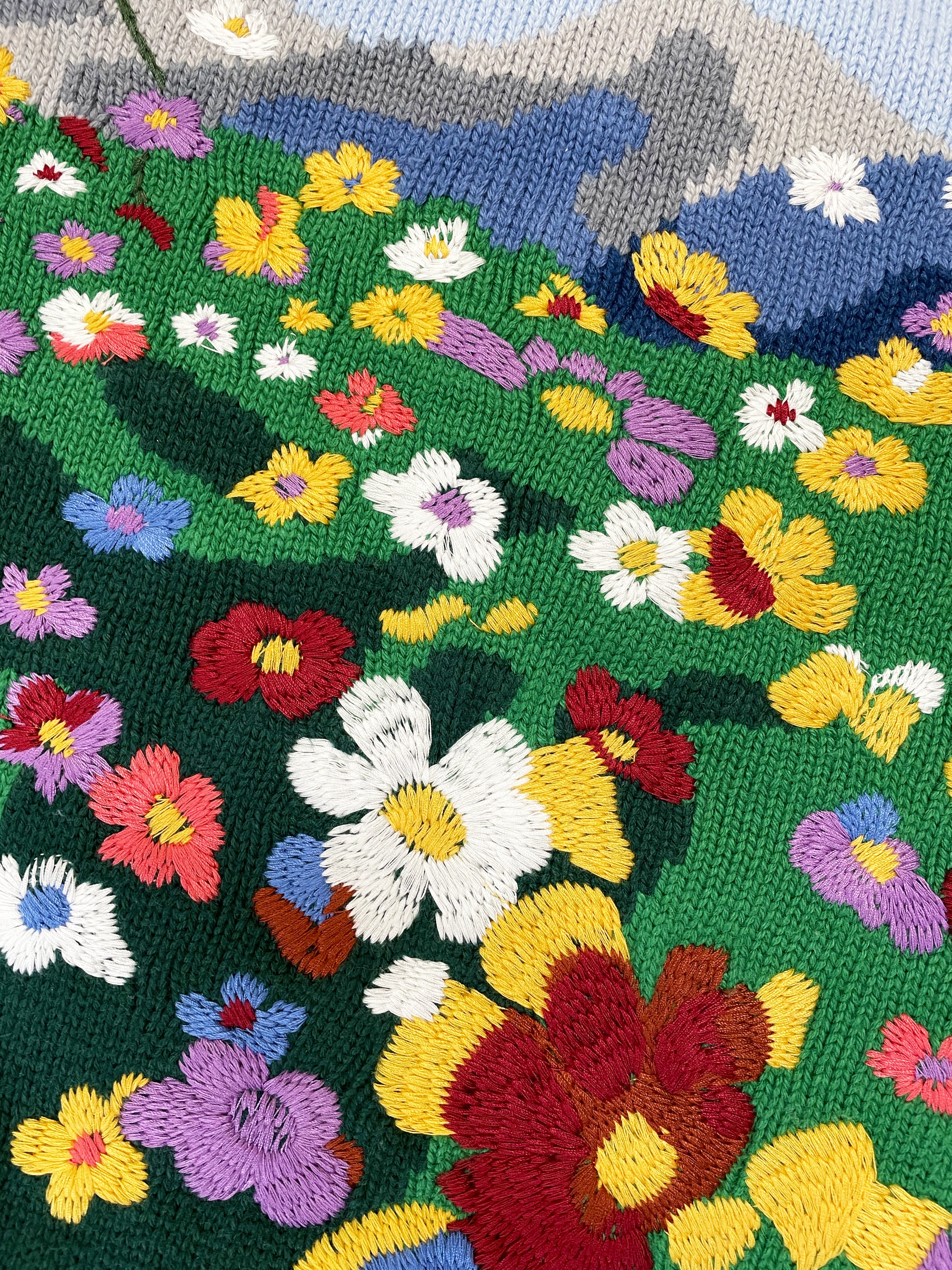 Flower Embroidery Knit Shirt