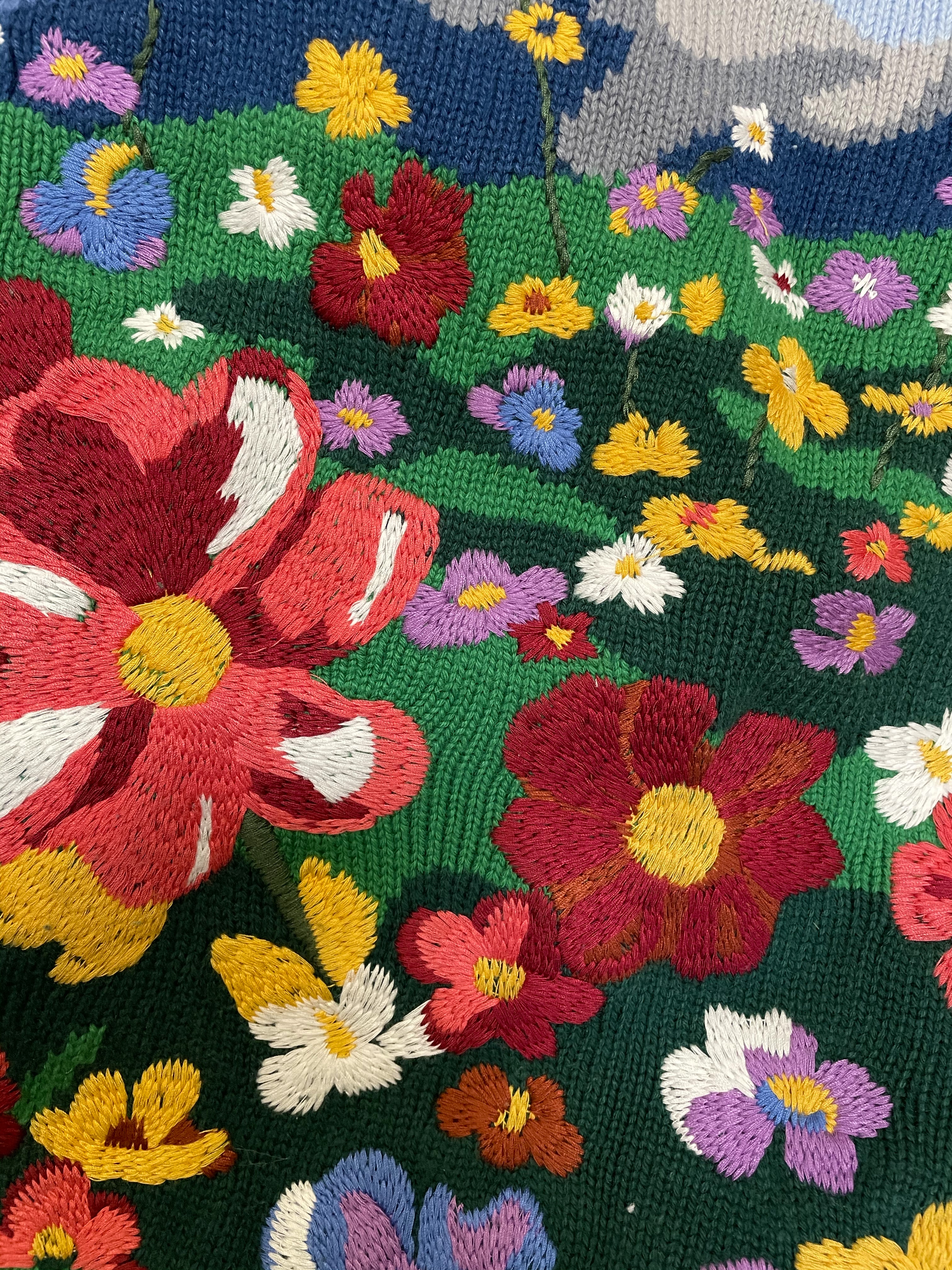 Flower Embroidery Knit Crewneck